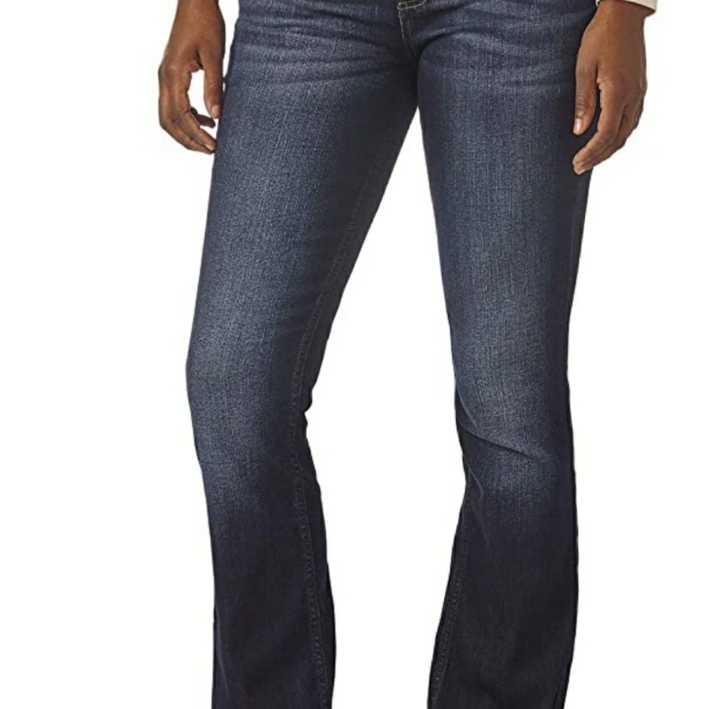 Lee jeans in a beautiful nightfall color (356)